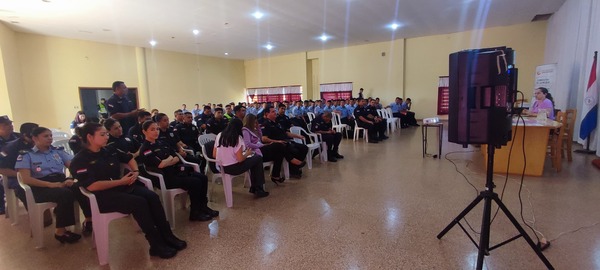 Conversatorio sobre Violencia de Género en la Dirección Departamental de Policía