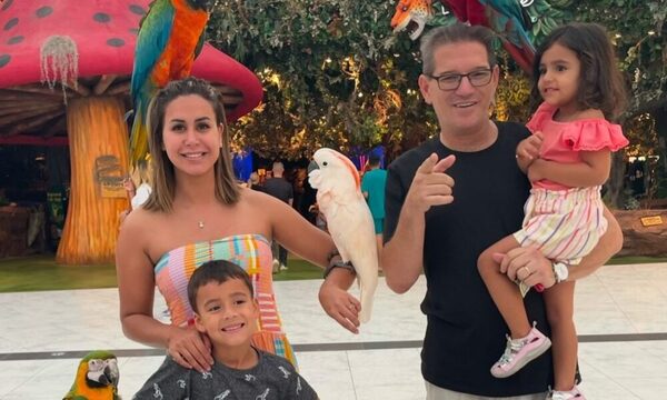 [VIDEO] ¡Mirá el sustazo que se llevó Jessica Sly por un regalo romántico de su ména!