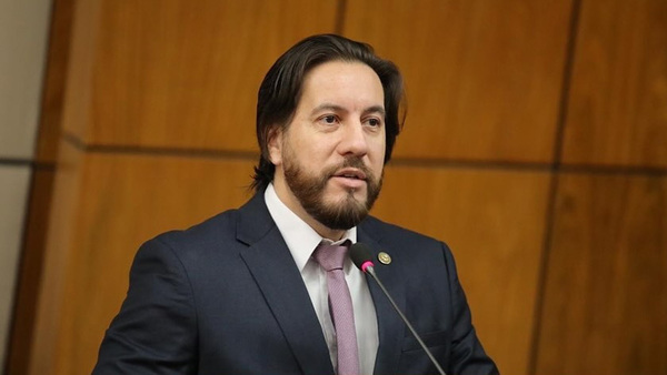 Velázquez critica falta de respuesta policial