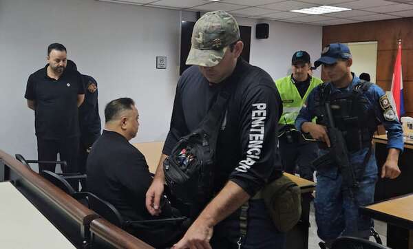 Miguel “Celular” es condenado a 4 años de cárcel por falsificar título de abogado - Nacionales - ABC Color