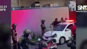 Hombre acusado de abuso y pedofilia es capturado en shopping violando arresto domiciliario - SNT