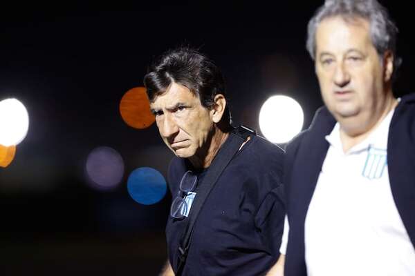 Gustavo Costas, el técnico con ADN celeste y blanco que relanzó a Racing argentino - Fútbol - ABC Color