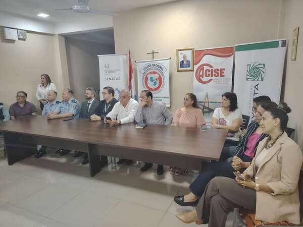 Presentan una campaña “antiestafas” en Itapúa ante el aumento de fraudes a los turistas - Policiales - ABC Color