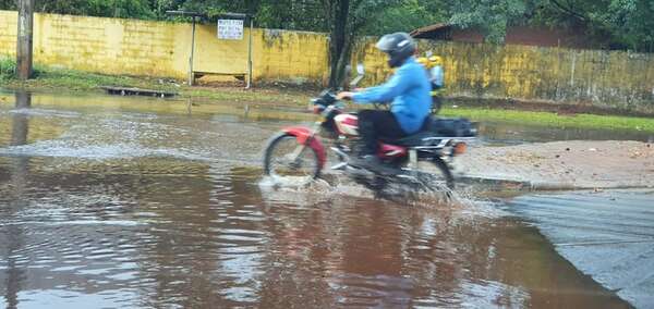 Intensa lluvia deja sectores inundados en Ciudad del Este - ABC en el Este - ABC Color