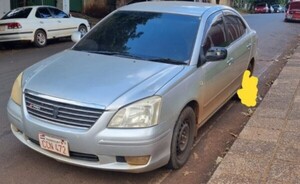 Hurtan automóvil mientras el dueño asistía a clases