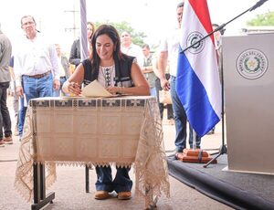 Ministra confirma construcción del Gran Hospital en Concepción y rehabilitación del tramo Pozo Colorado • RADIO NACIONAL