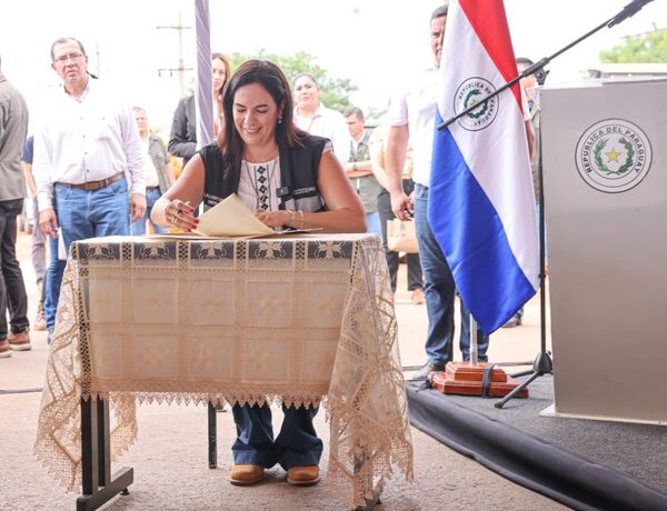 Ministra confirma construcción del Gran Hospital en Concepción y rehabilitación del tramo Pozo Colorado • RADIO NACIONAL