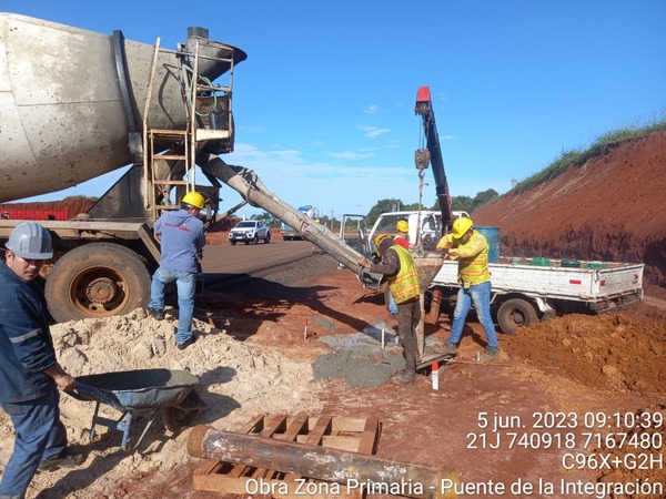 MOPC promete buscar soluciones a reclamos de franqueños por obras en zona del Puente de la Integración - ADN Digital