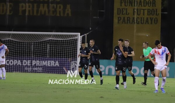 Versus / Trinidense también se aprovecha del pésimo momento de Cerro