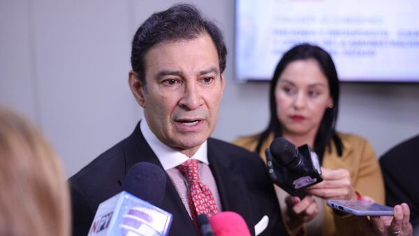 Beto Ovelar niega postulación y critica interna adelantada en ANR