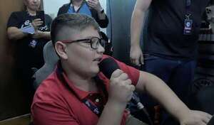 Joven con discapacidad física, relató un partido de la Copa Paraguay y cumplió su sueño  - Nacionales - ABC Color