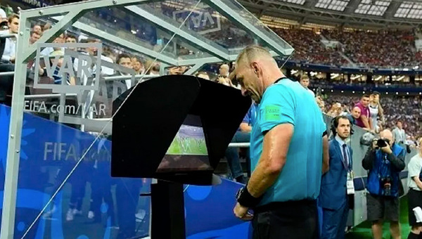 ¿Adiós al VAR?: la FIFA busca un nuevo sistema de revisión más simple y justo