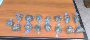 Detienen a una persona con 15 bolsas de marihuana en Ñemby - Policiales - ABC Color