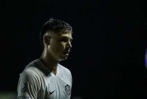 Línea abierta franjeada con el título - Fútbol - ABC Color