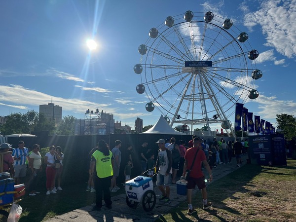 Hinchas y turistas colman Asunción para la final Racing-Cruzeiro - ADN Digital