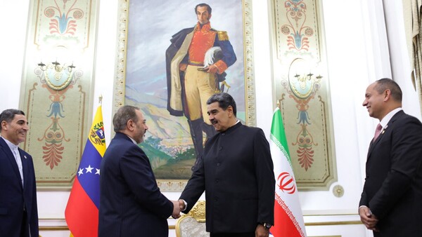 Maduro afirma que se abre nueva etapa en la "poderosa alianza" de Venezuela con Irán