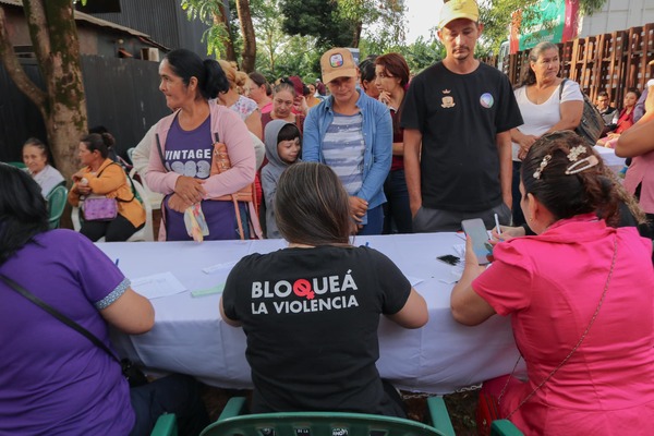 Ciudad Mujer Móvil realiza segundo día de servicios gratuitos a comunidades de Caaguazú - .::Agencia IP::.