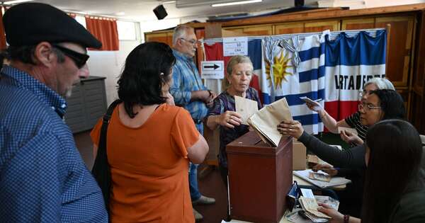 La Nación / Elecciones en Uruguay: Yamandú Orsi y Álvaro Delgado se miden el domingo en un balotaje