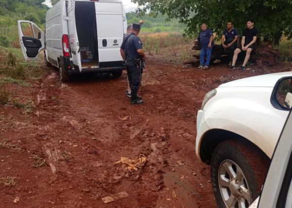 Falsos policías roban baterías de computadoras valuadas en USD 114.000
