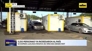 Racing-Cruzeiro: hinchas argentinos cruzan masivamente por Puerto Falcón - ABC Noticias - ABC Color