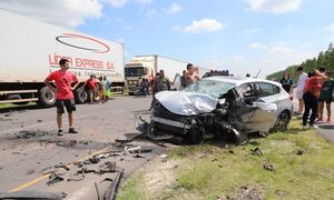 Accidente entre hinchas de Racing en Falcón dejó un paraguayo fallecido