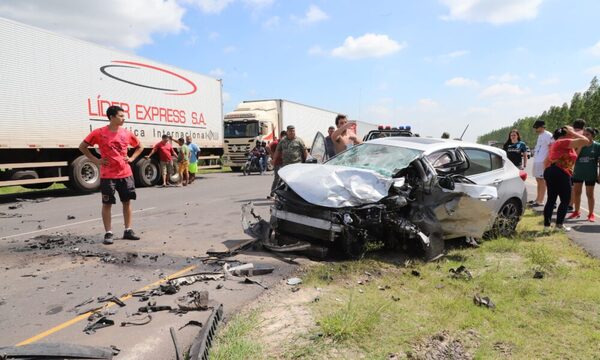 Accidente entre hinchas de Racing en Falcón dejó un paraguayo fallecido