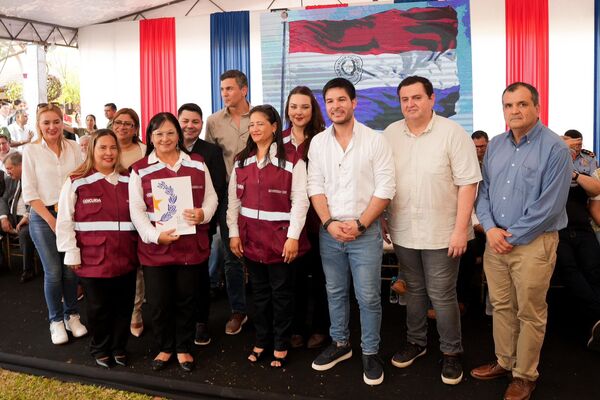 MINNA REALIZA IMPORTANTES AVANCES DURANTE EL DÍA DE GOBIERNO EN CONCEPCIÓN - Itapúa Noticias