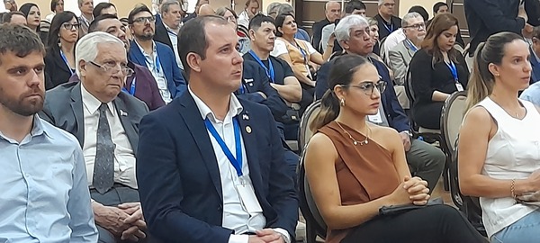 Diputado Pereira diserta sobre el "Corredor Bioceánico" en el BRIPAEM