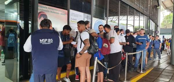 Copa Sudamericana: masivo ingreso de aficionados por el Puente de la Amistad - ABC en el Este - ABC Color