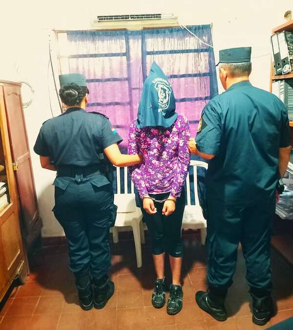 Joven presunta asesina de su tía de 77 años se entrega a la Policía - Nacionales - ABC Color