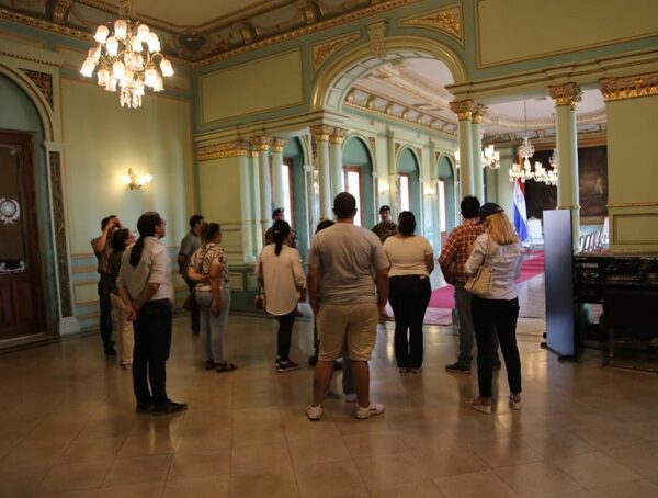 Asunción recibe a turistas con una variada oferta de tours y eventos · Radio Monumental 1080 AM