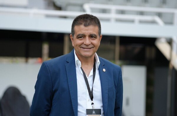 Versus / Costa Rica sacó del cargo al que había reemplazado a Gustavo Alfaro