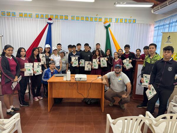 Charla sobre Plantación Ecológica en el Colegio Sagrado Corazón de Jesús