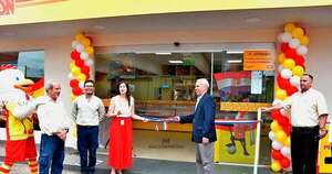 La Nación / Pechugón inauguró nueva distribuidora y salón de ventas en Ciudad del Este