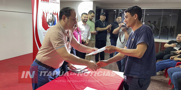 CLAUSURA Y ENTREGA DE CERTIFICADOS EN CURSOS IMPULSADOS POR LA SECCIONAL COLORADA - Itapúa Noticias