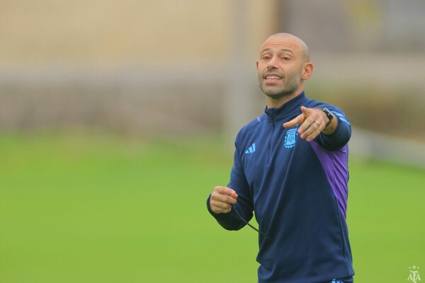 Versus / Javier Mascherano deja Argentina y se convertirá en DT del Inter Miami