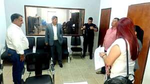 Allanan la Municipalidad de Acahay e incautan computadoras y equipos de circuito cerrado tras denuncia contra el intendente - Nacionales - ABC Color