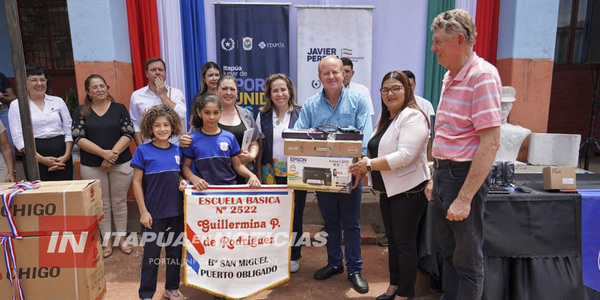 GOBERNACIÓN IMPULSA LA EDUCACIÓN CON ENTREGA DE MOBILIARIOS Y EQUIPAMIENTOS EN HOHENAU - Itapúa Noticias