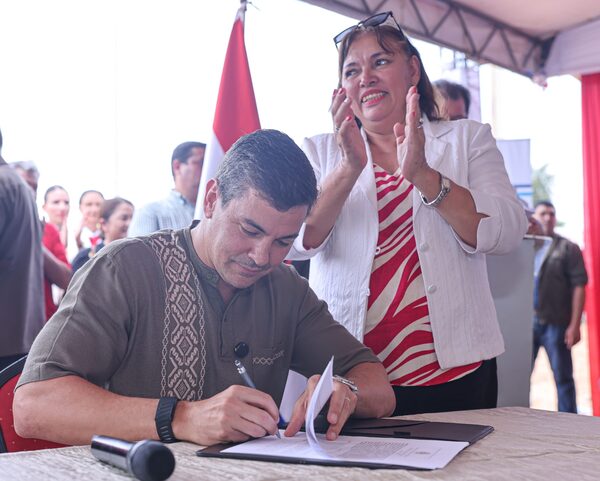 Presidente firmó decreto que autoriza préstamos para construir ruta Concepción-Vallemi-San Lázaro - .::Agencia IP::.