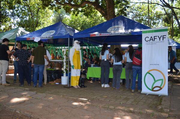 CAFYF difundió Buenas Prácticas Agrícolas en la Expo Universidad San Carlos