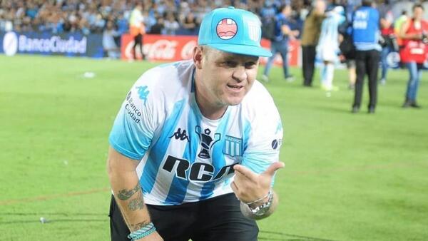 El Pepo, el artista que cantará para Racing en la final de la Sudamericana