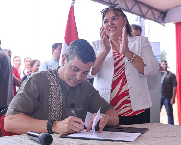 Presidente de la República suscribe decreto para construcción del tramo Concepción – Vallemí – San Lázaro • RADIO NACIONAL