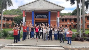 Paro total en la UNA: Docentes y funcionarios exigen nivelación salarial