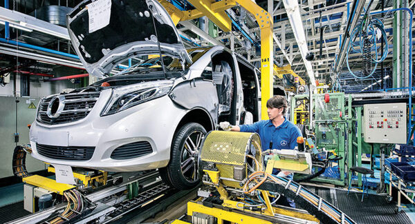 Mercedes-Benz quiere reducir sus costos en miles de millones al a帽o