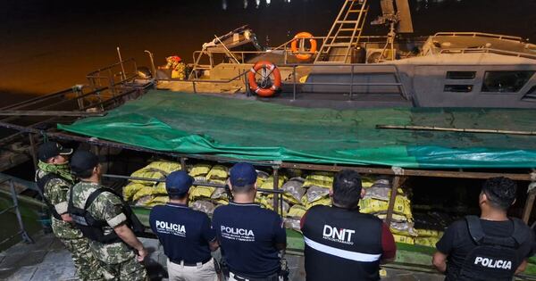 Diario HOY | Interceptan embarcación con 30 toneladas de papas de contrabando