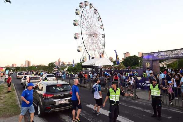 Final de la Copa Sudamericana: fiesta deportiva inyecta enorme movimiento en diversos sectores - Economía - ABC Color