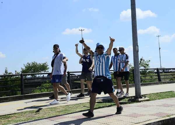 La final de la Copa Sudamericana 2024 llena de pasión y hospitalidad a una Asunción en ruinas - Nacionales - ABC Color