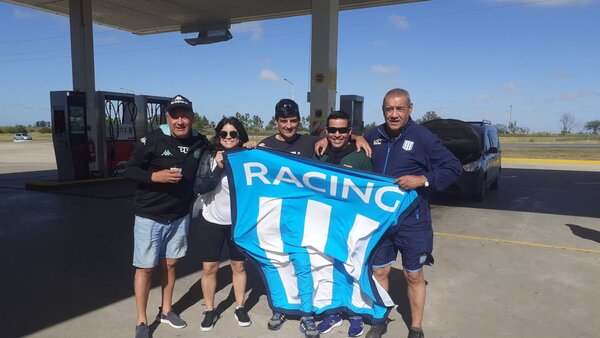 Los puestos fronterizos en Paraguay repletos de hinchas de Racing y Cruzeiro