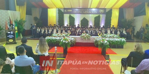 UNAE CELEBRA GRADUACIÓN DE DOCTORADOS, MAESTRÍAS Y ESPECIALIZACIONES - Itapúa Noticias