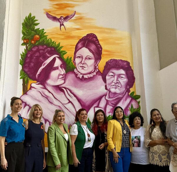 Revelan mural “Kuñanguéra Ojepytasova Hetãre” en Turista Róga por el 25N - .::Agencia IP::.